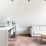 Large In Historical Street Appartement