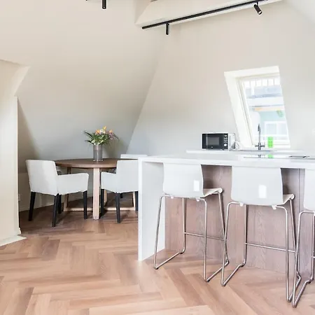 Large In Historical Street Apartament Bergen