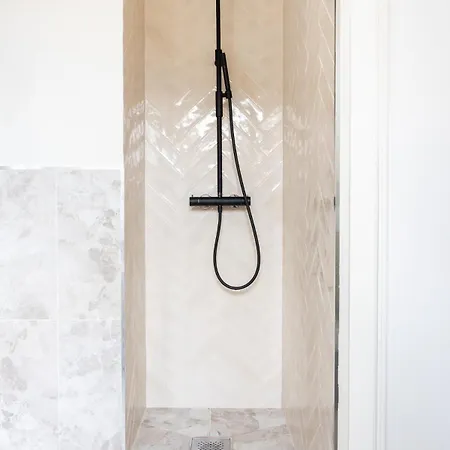 Large In Historical Street ברגן