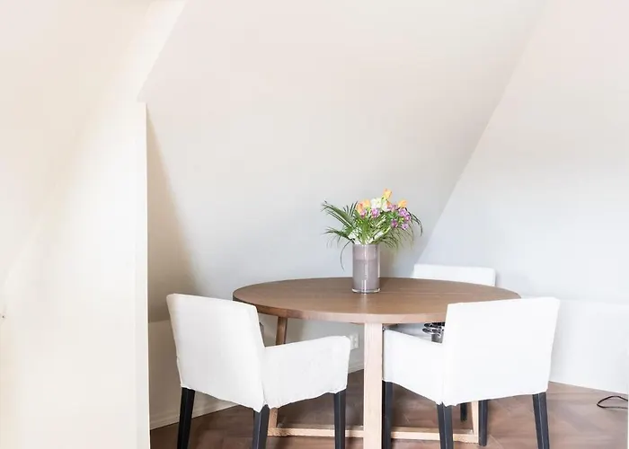 Large In Historical Street Apartment *