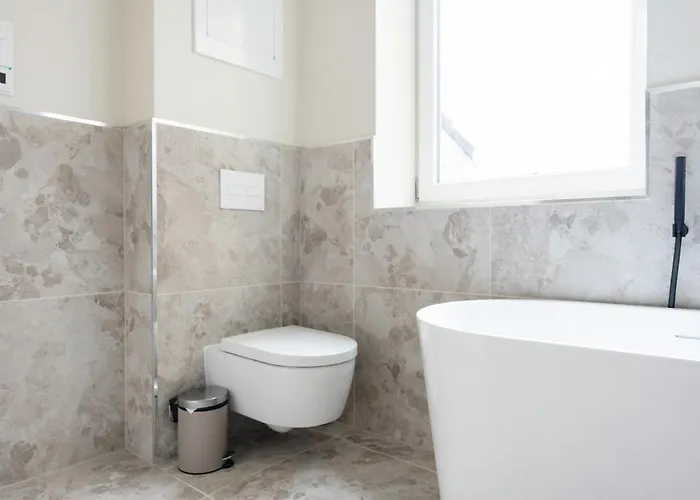 Large In Historical Street شقة