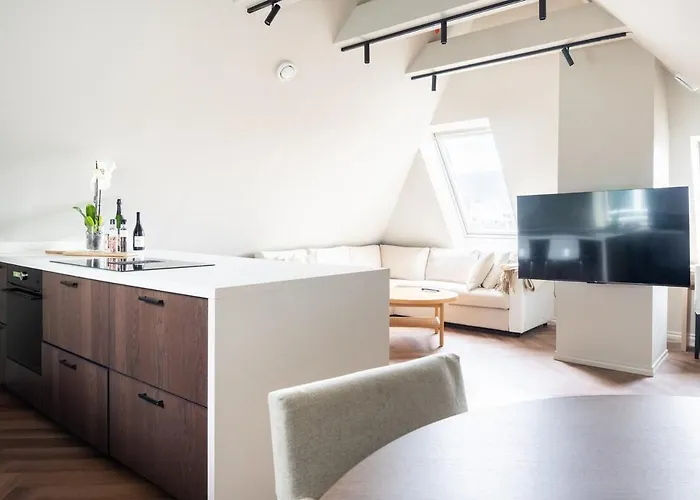 Large In Historical Street شقة برغن