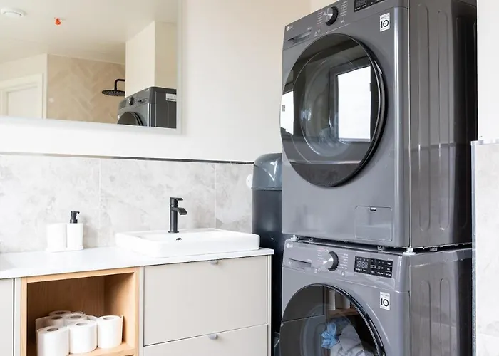 Large In Historical Street شقة